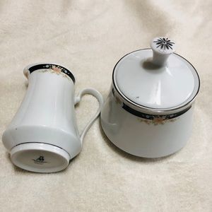 Milk and sugar set